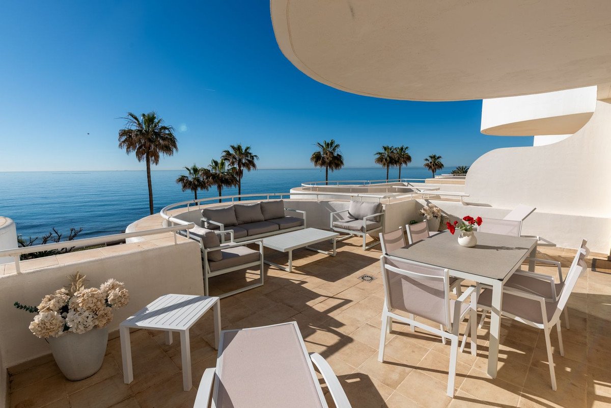 2 Bed Ground Floor Apartment in Estepona