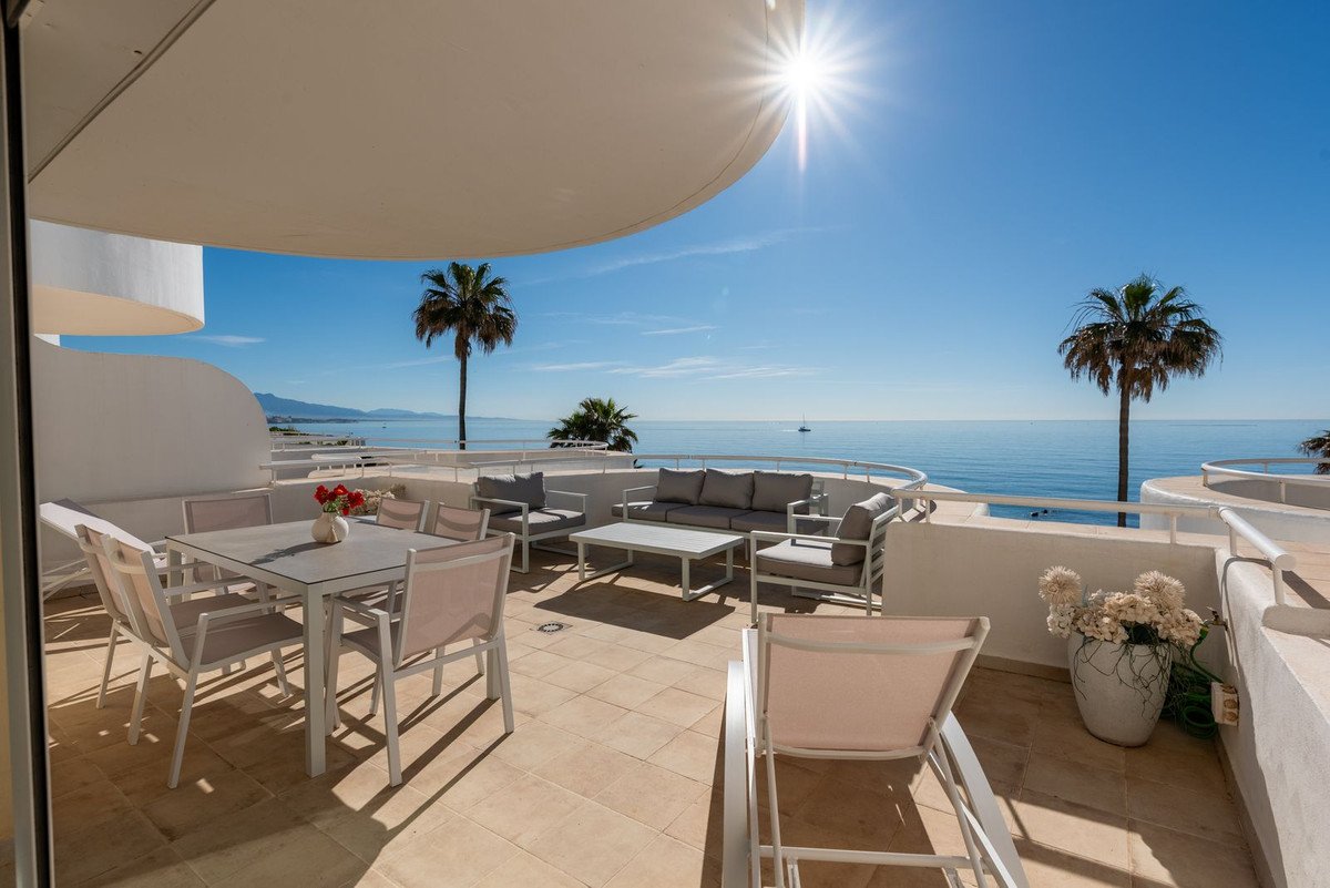 2 Bed Ground Floor Apartment in Estepona