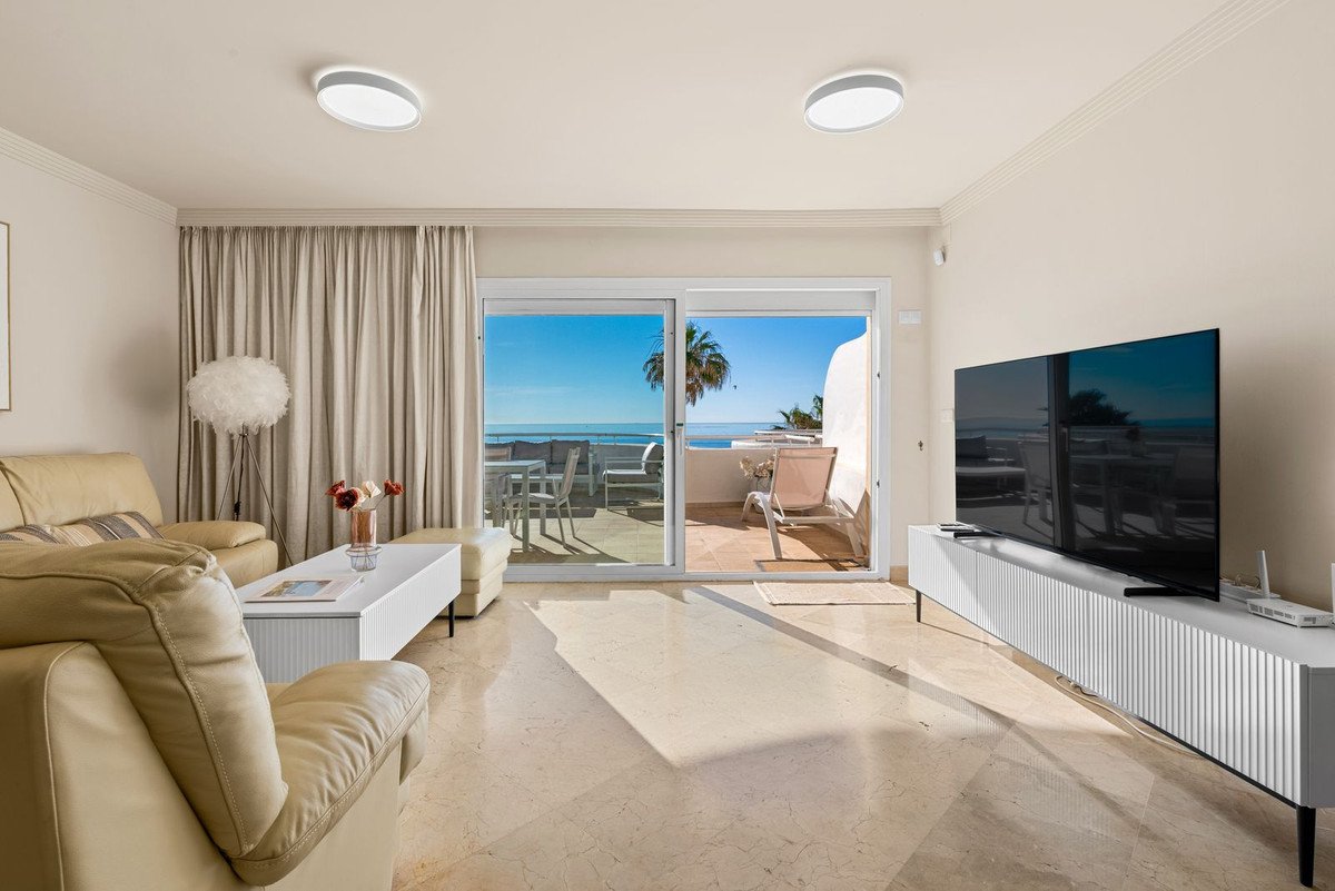 2 Bed Ground Floor Apartment in Estepona