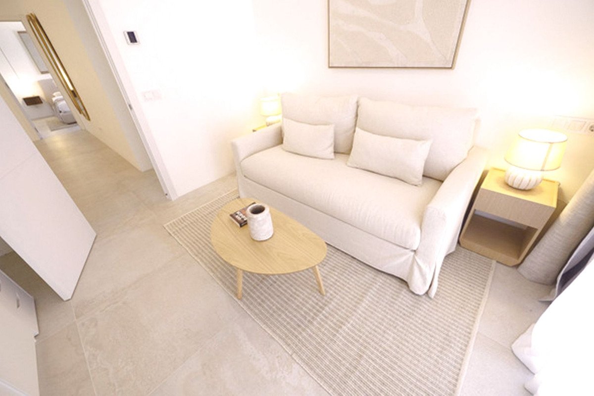 4 Bed Semi-Detached House in Los Pacos