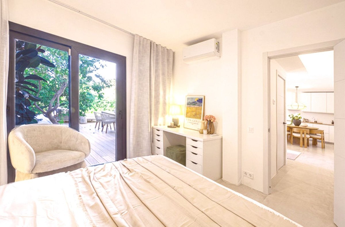 4 Bed Semi-Detached House in Los Pacos