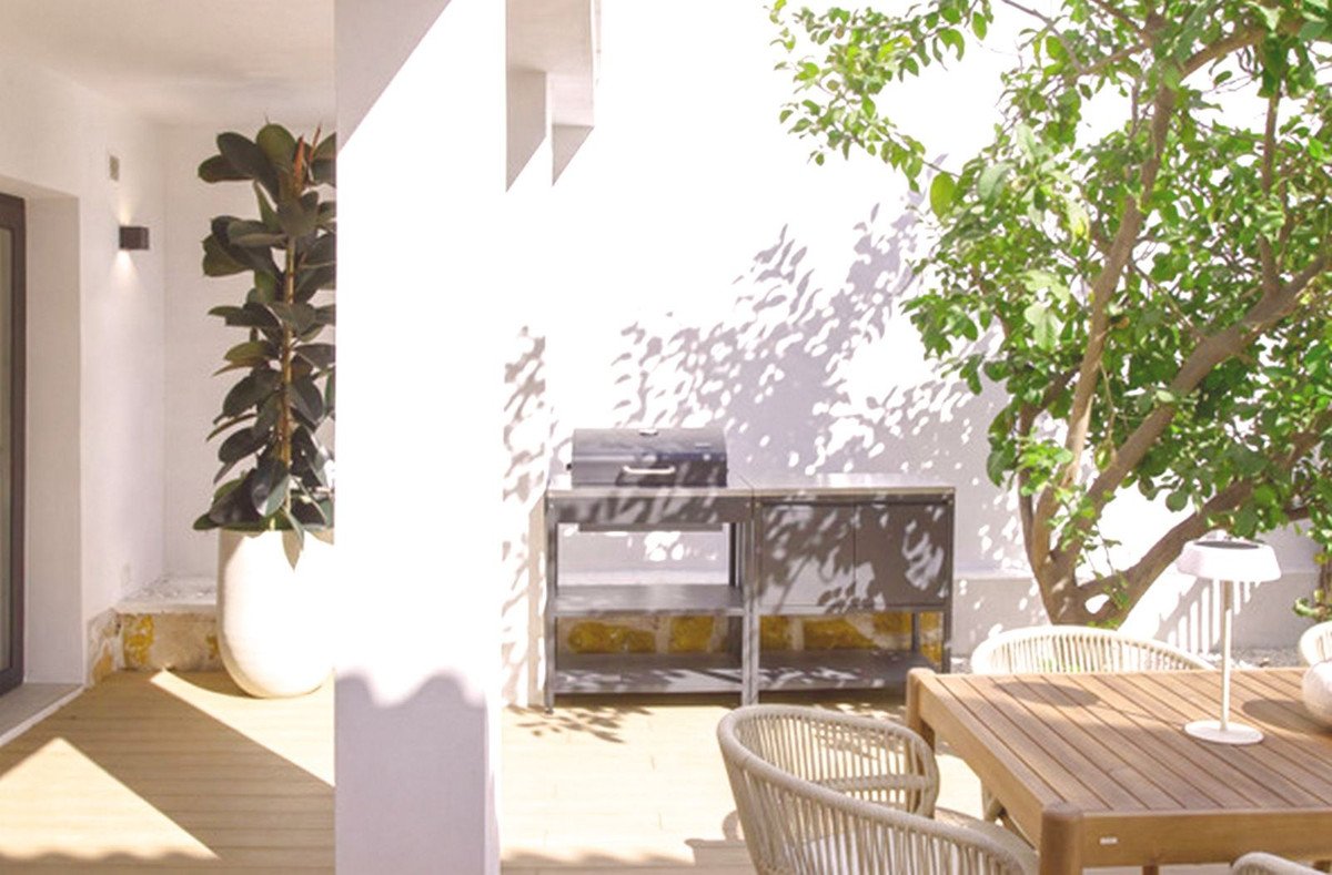 4 Bed Semi-Detached House in Los Pacos
