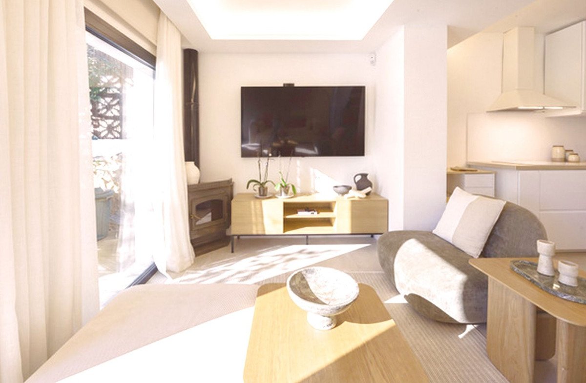 4 Bed Semi-Detached House in Los Pacos