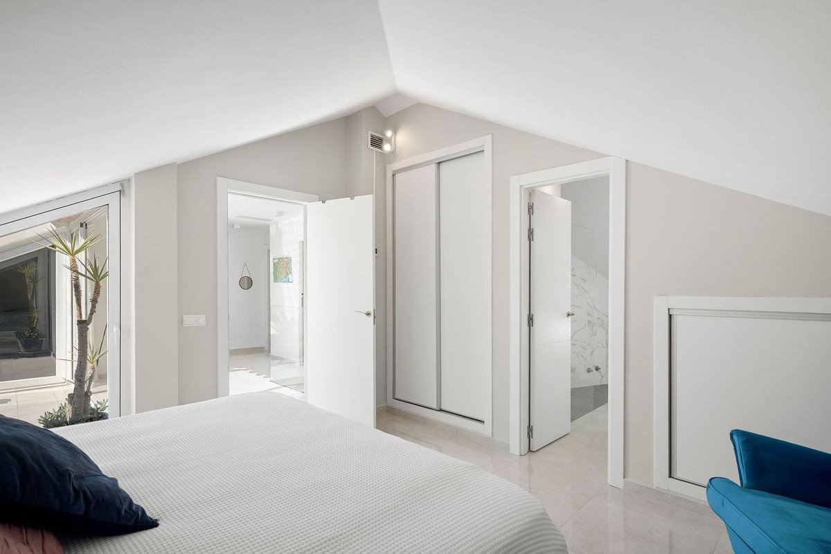 3 Bed Penthouse Duplex in Nueva Andalucía
