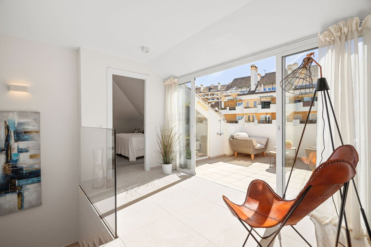 3 Bed Penthouse Duplex in Nueva Andalucía