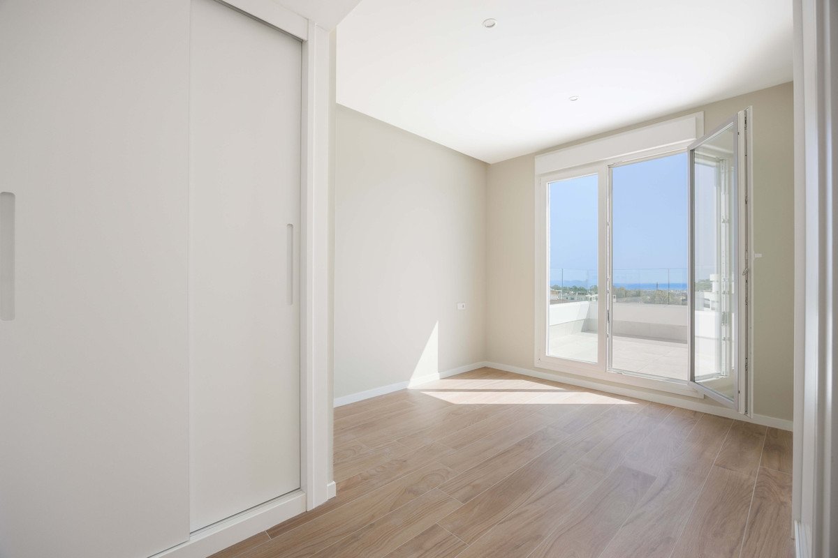 4 Bed Penthouse in La Campana