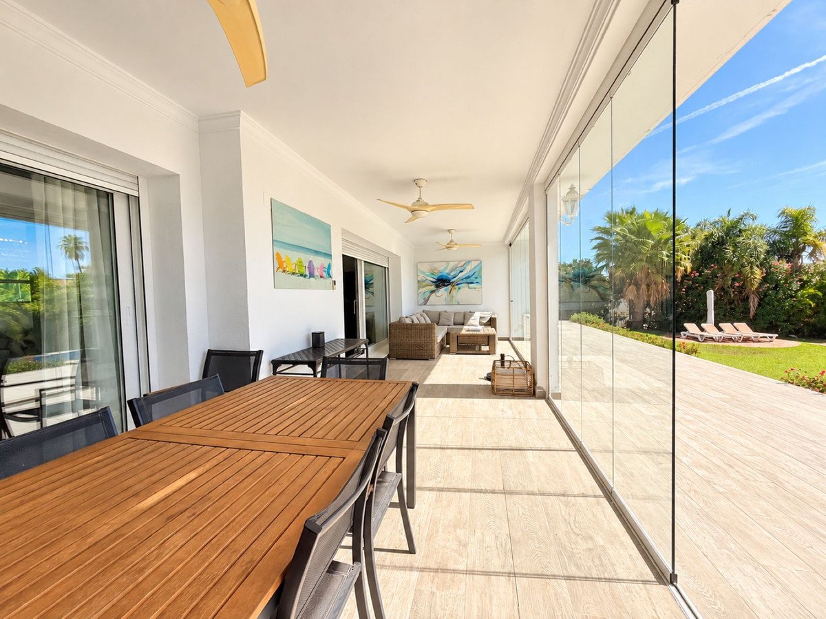 5 Bed Detached Villa in El Paraiso