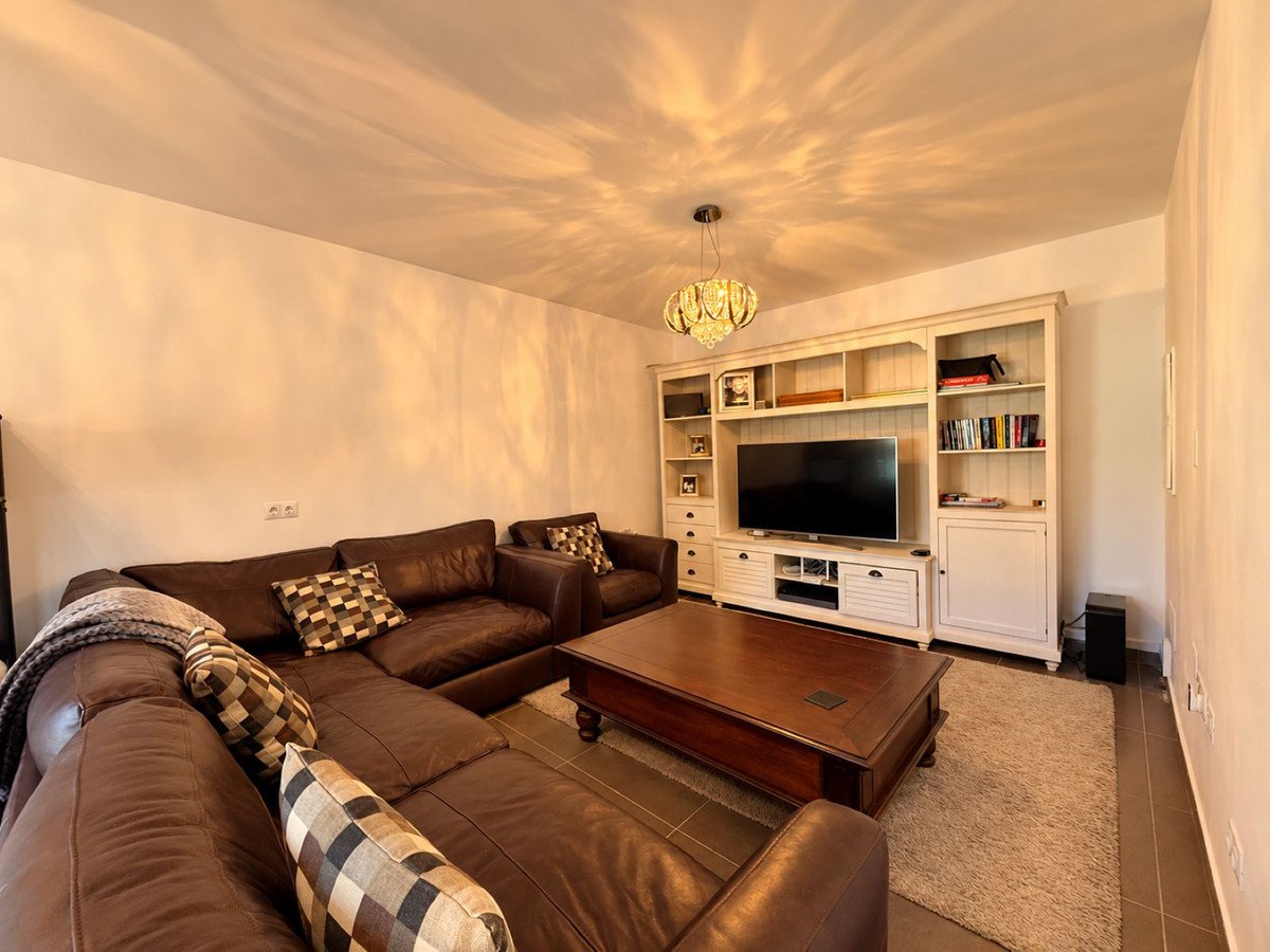 5 Bed Detached Villa in El Paraiso