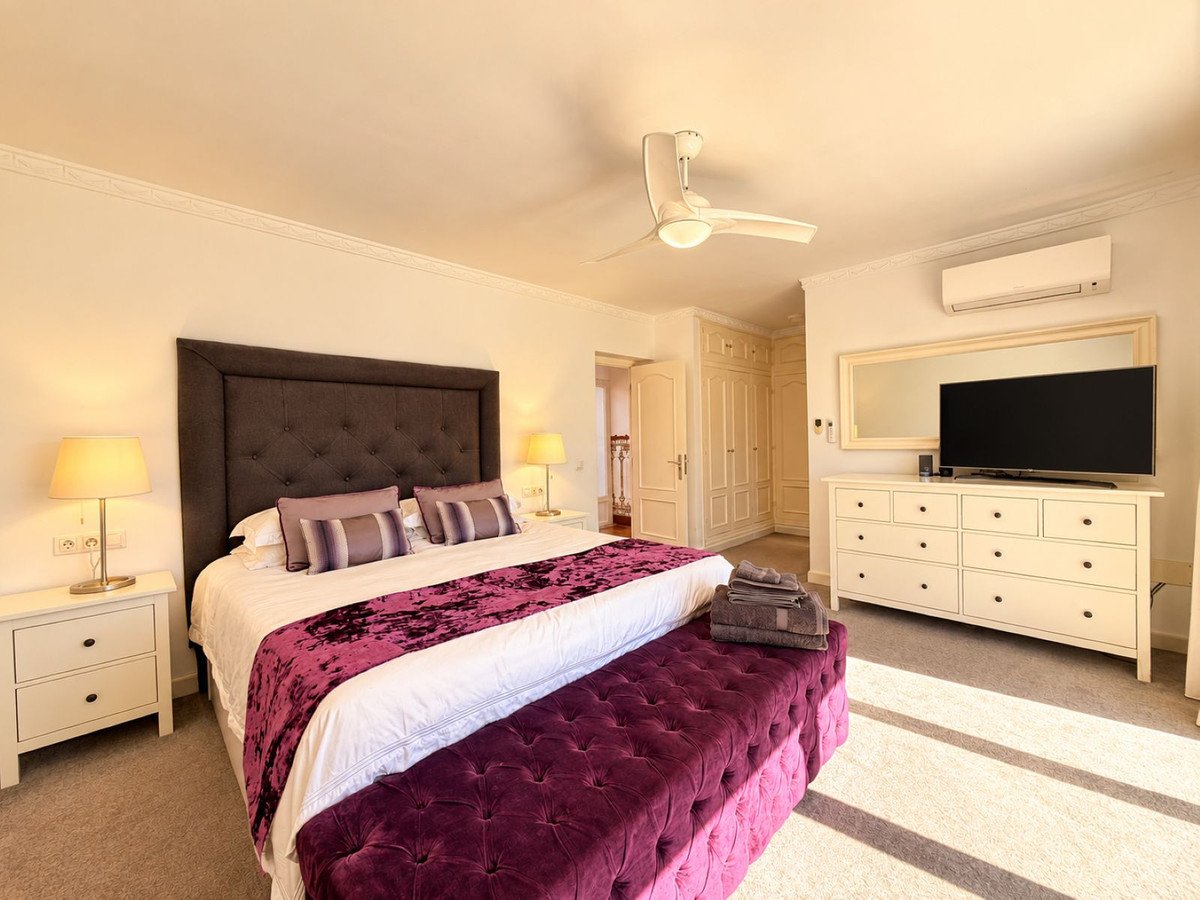 5 Bed Detached Villa in El Paraiso