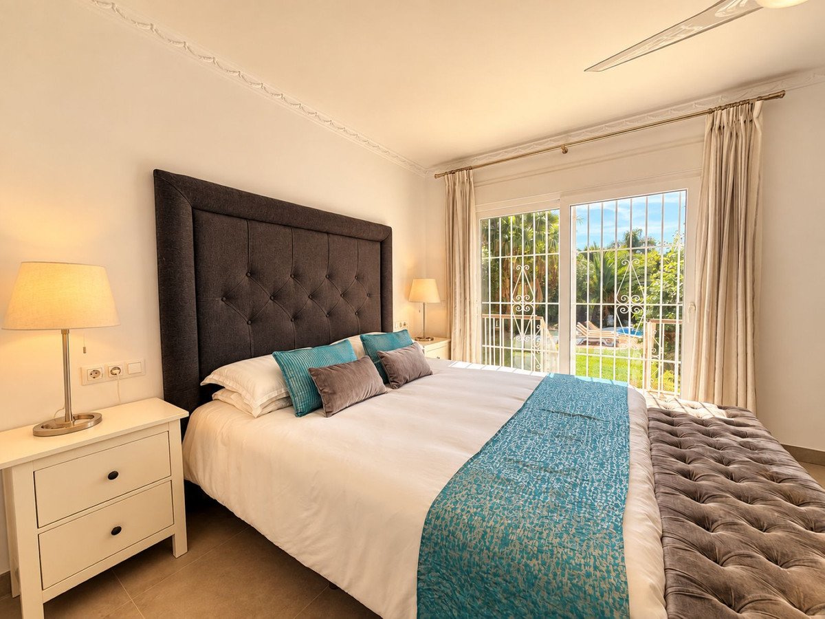 5 Bed Detached Villa in El Paraiso