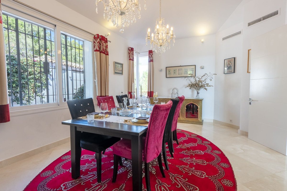 5 Bed Detached Villa in El Rosario