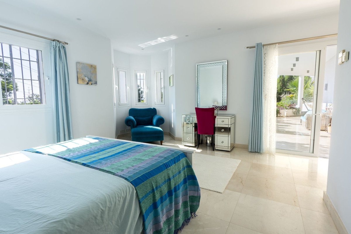 5 Bed Detached Villa in El Rosario