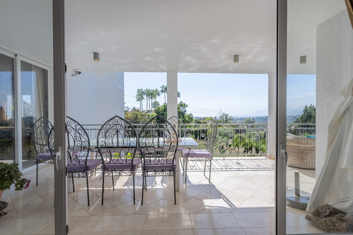 5 Bed Detached Villa in El Rosario