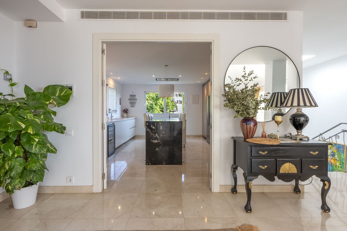 5 Bed Detached Villa in El Rosario