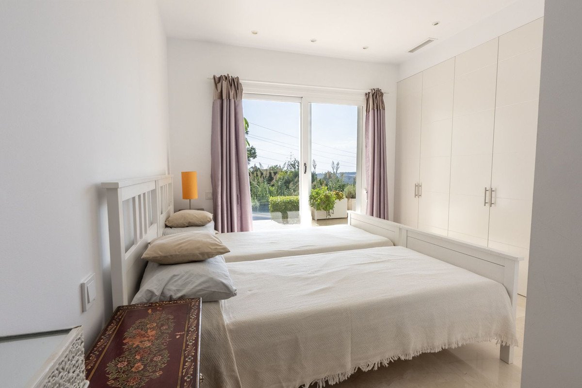 5 Bed Detached Villa in El Rosario