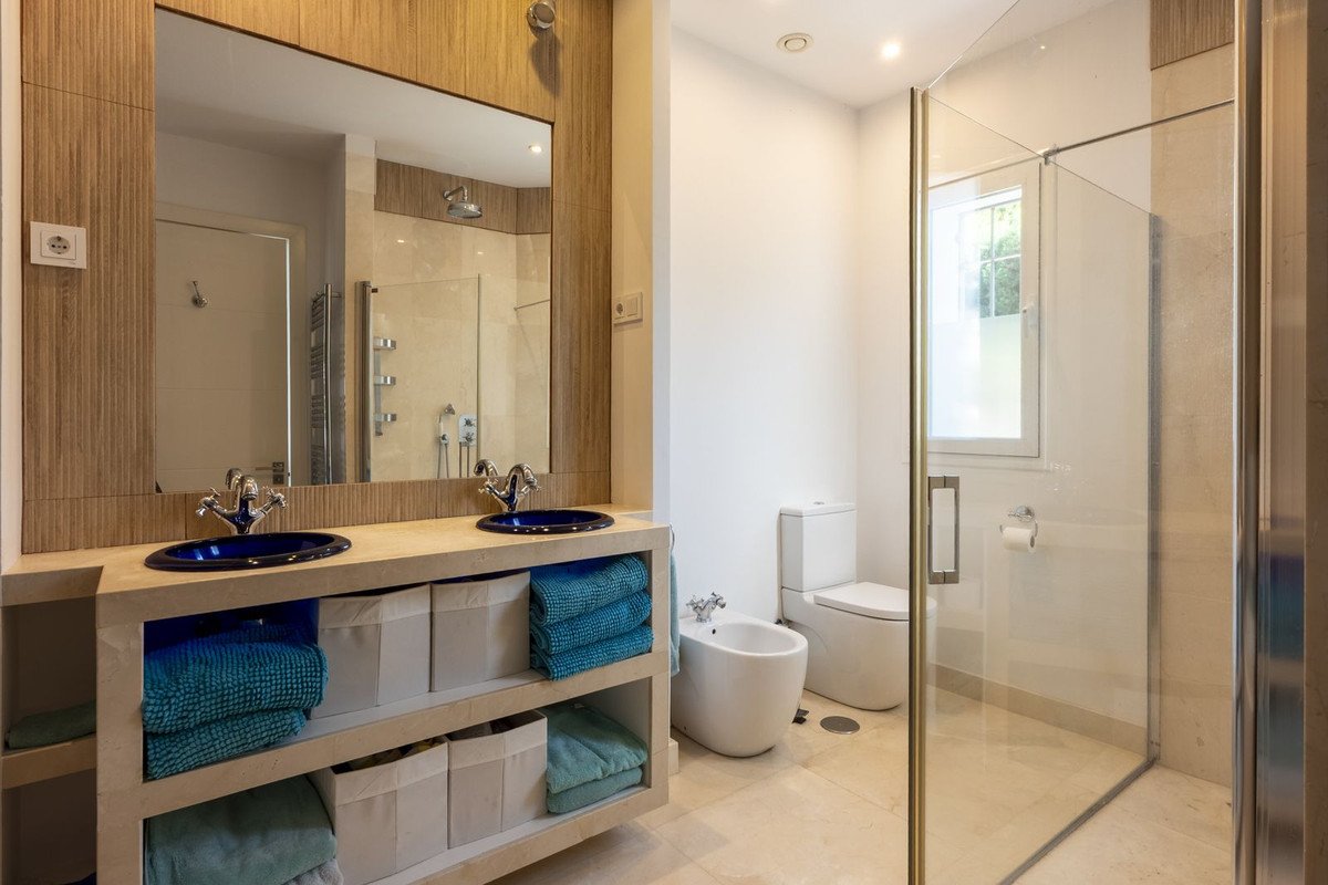 5 Bed Detached Villa in El Rosario
