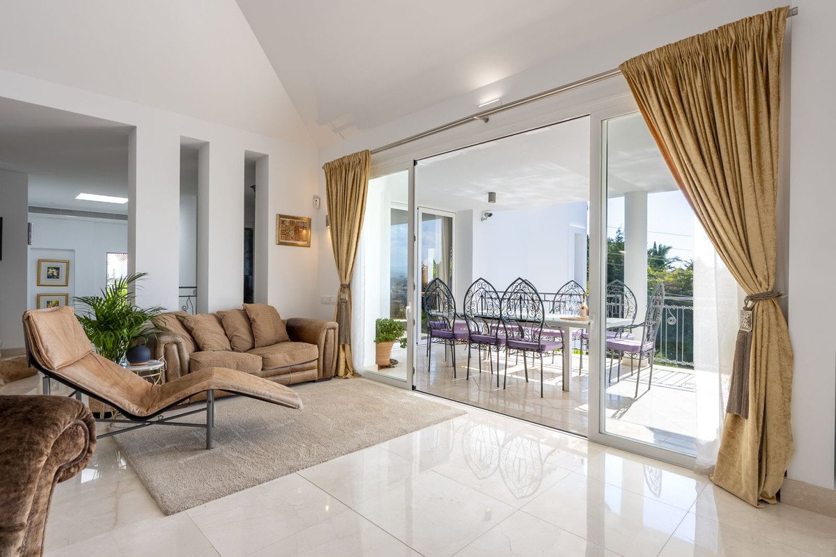 5 Bed Detached Villa in El Rosario