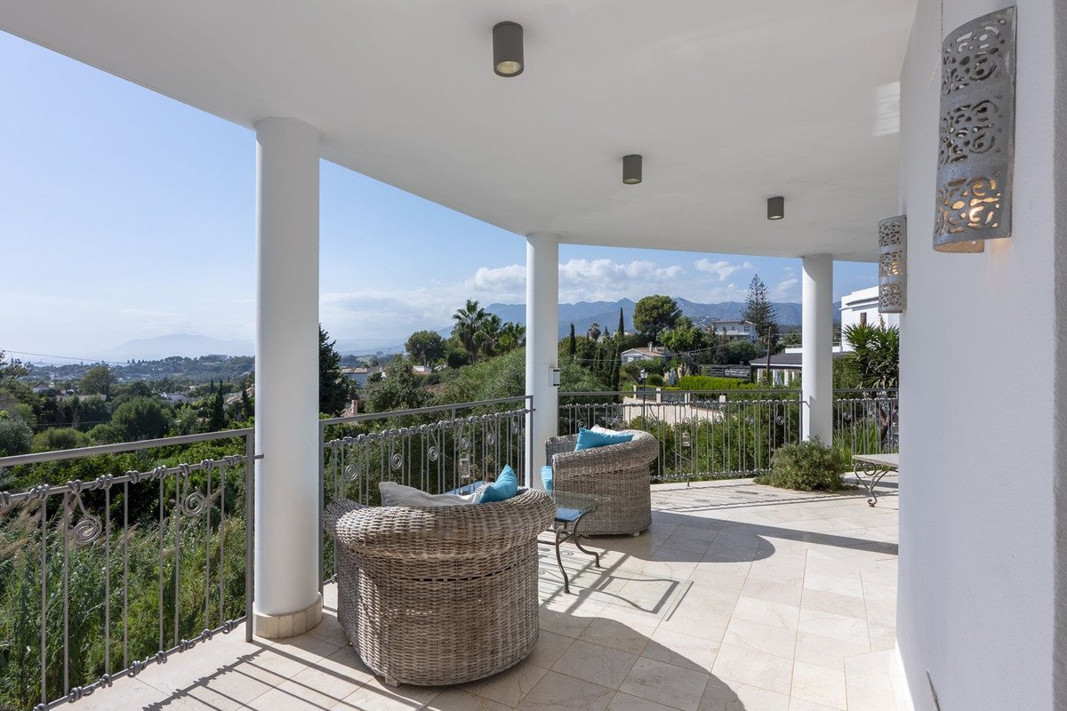 5 Bed Detached Villa in El Rosario