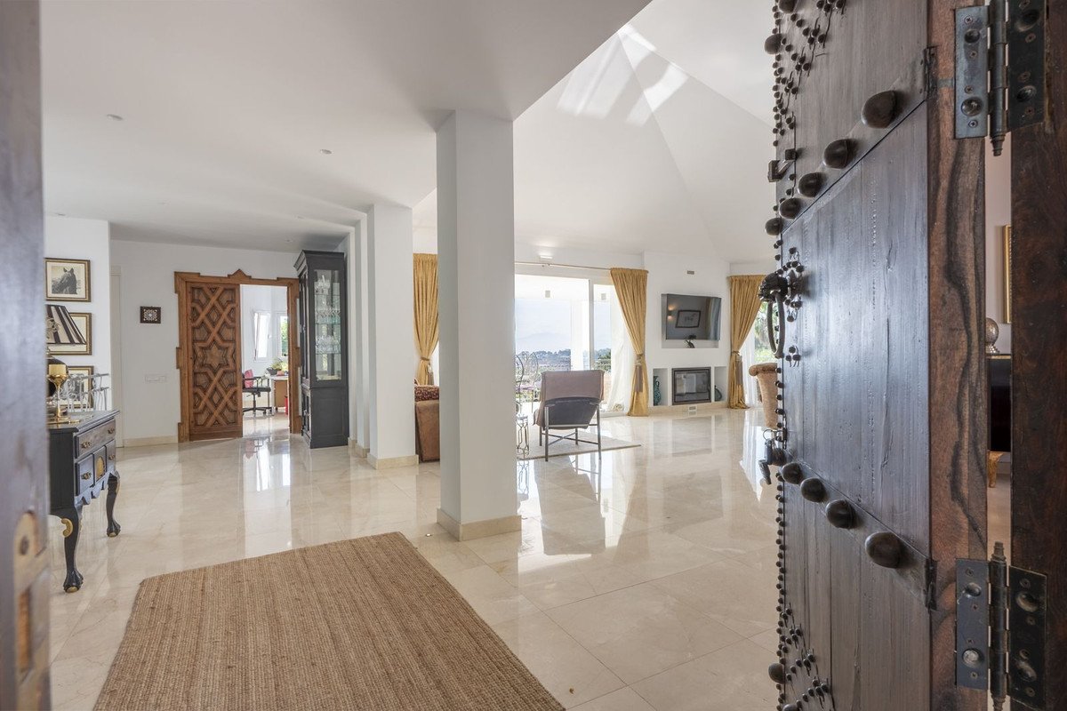 5 Bed Detached Villa in El Rosario