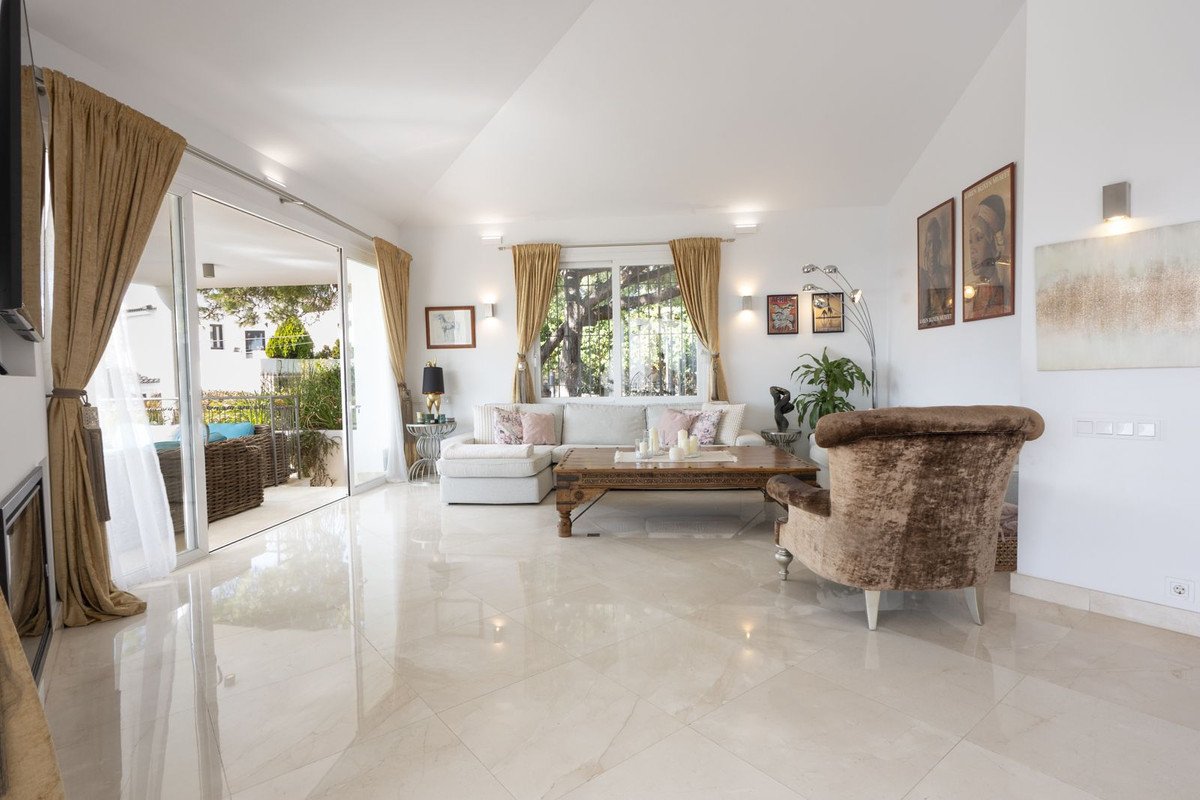 5 Bed Detached Villa in El Rosario