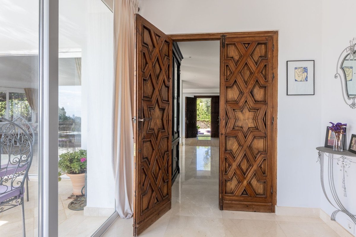 5 Bed Detached Villa in El Rosario