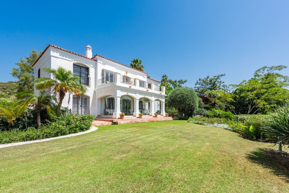 5 Bed Detached Villa in Nueva Andalucía