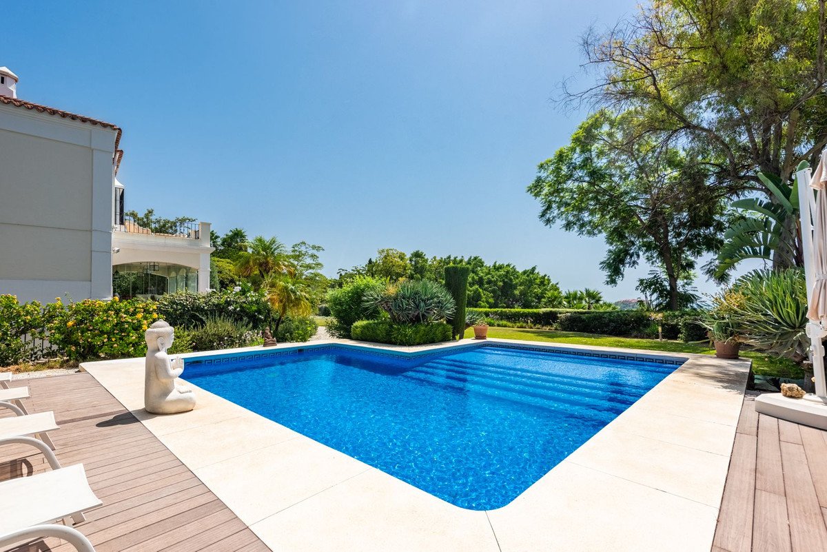 5 Bed Detached Villa in Nueva Andalucía