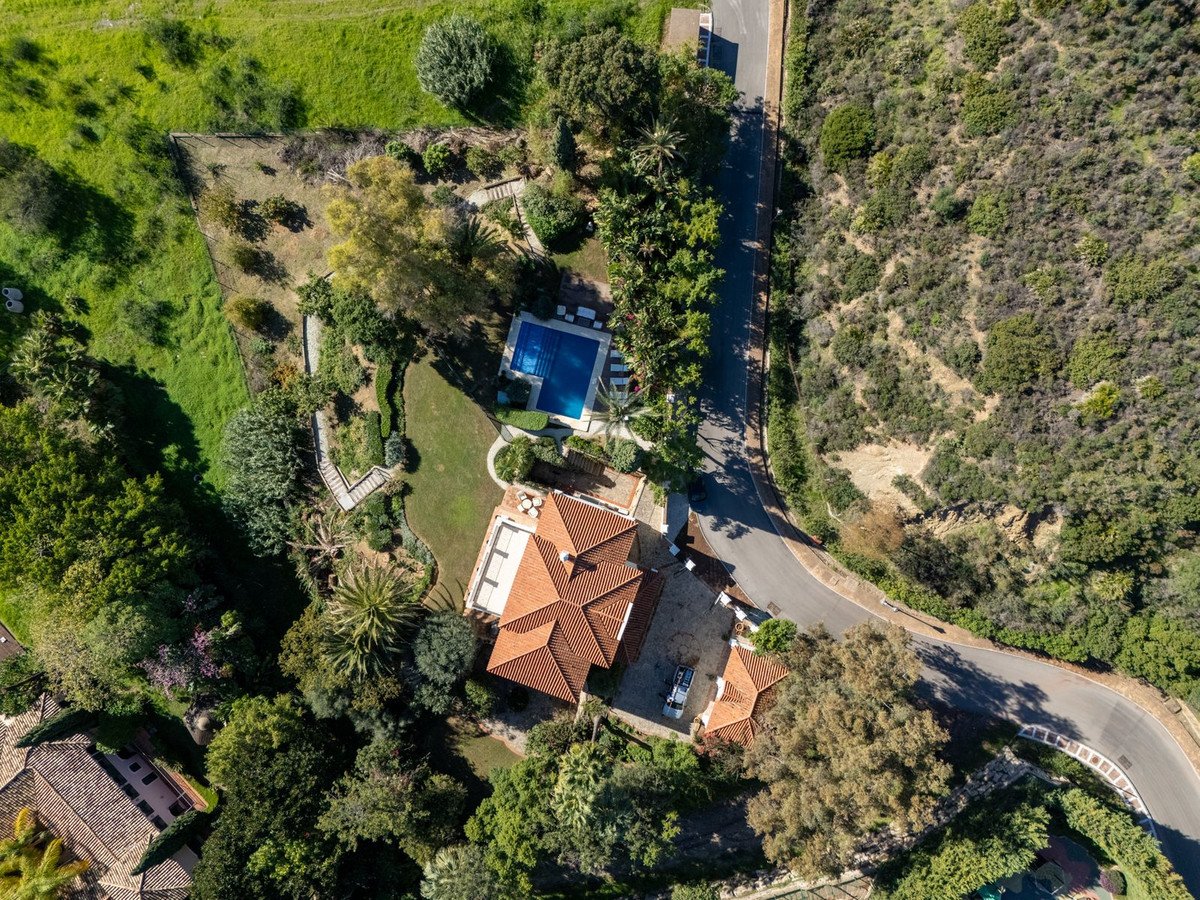 5 Bed Detached Villa in Nueva Andalucía
