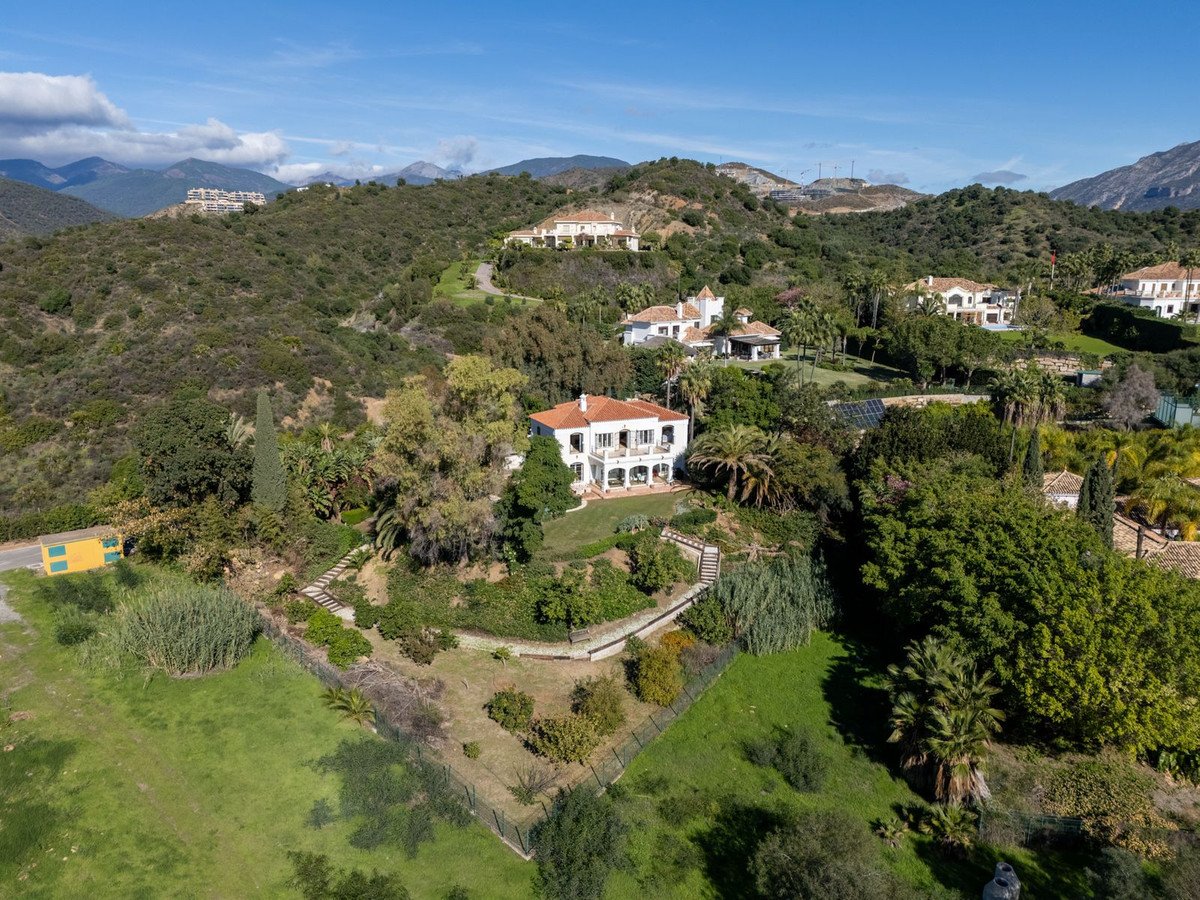 5 Bed Detached Villa in Nueva Andalucía