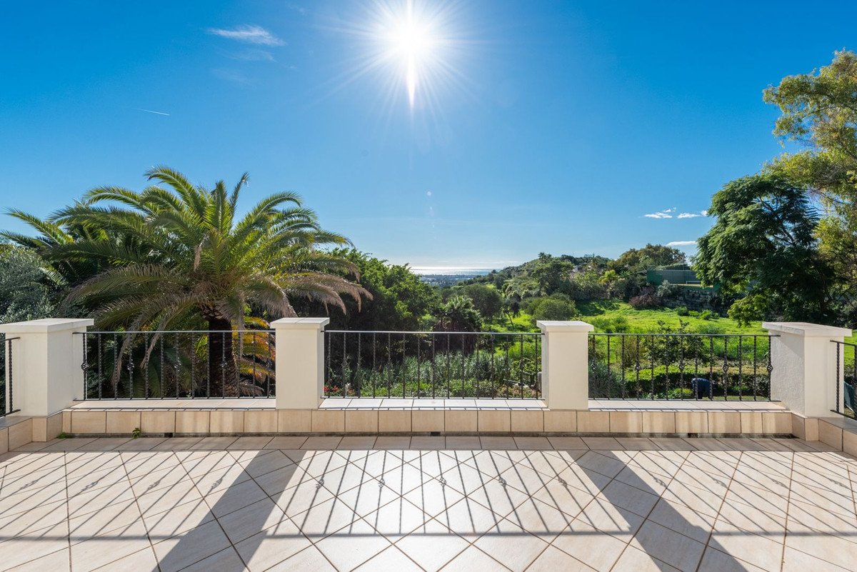 5 Bed Detached Villa in Nueva Andalucía