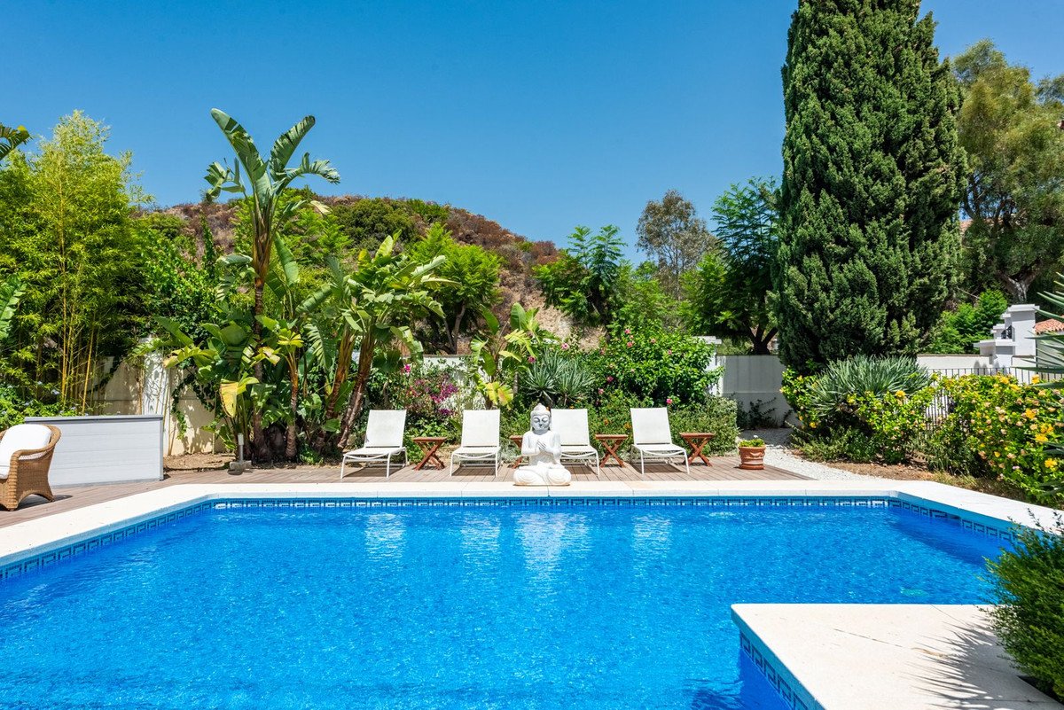 5 Bed Detached Villa in Nueva Andalucía