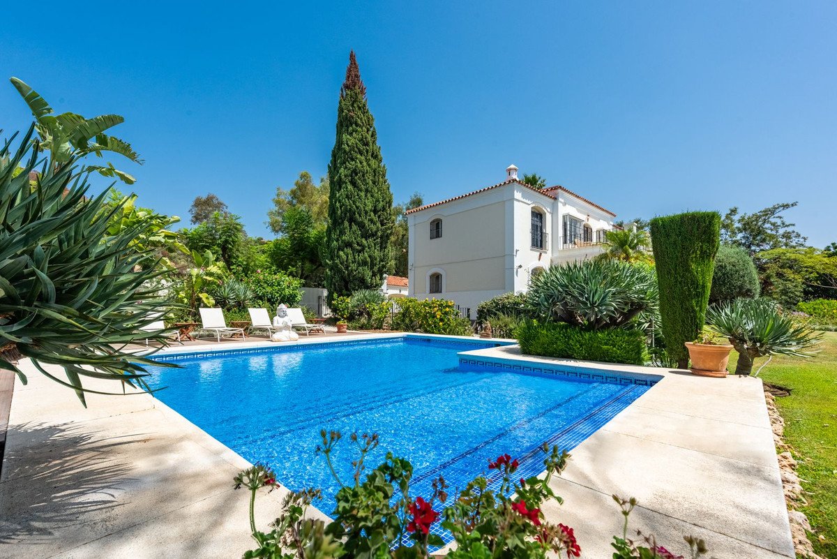 5 Bed Detached Villa in Nueva Andalucía