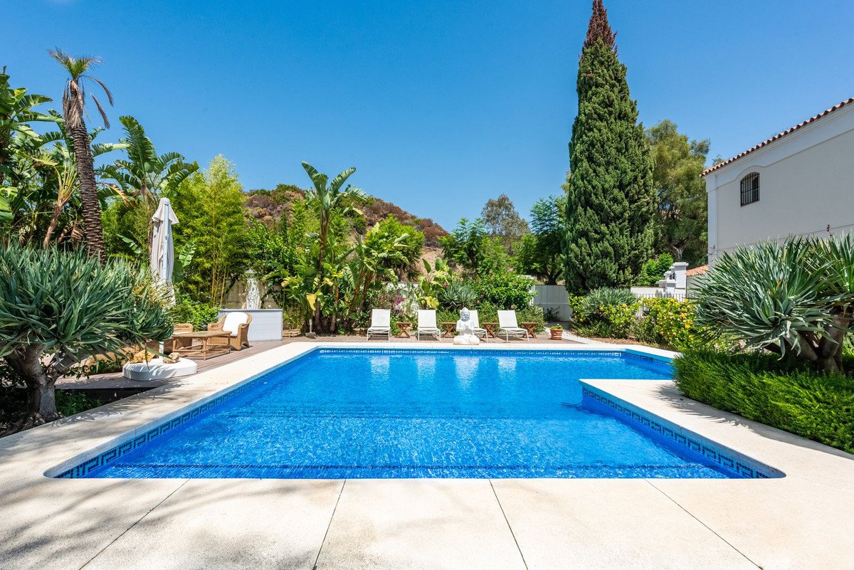 5 Bed Detached Villa in Nueva Andalucía