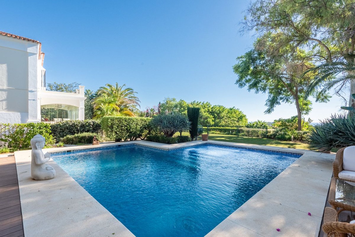 5 Bed Detached Villa in Nueva Andalucía