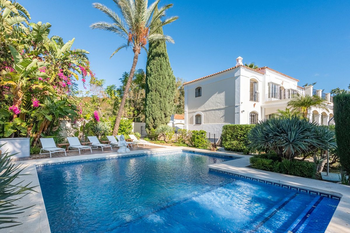 5 Bed Detached Villa in Nueva Andalucía