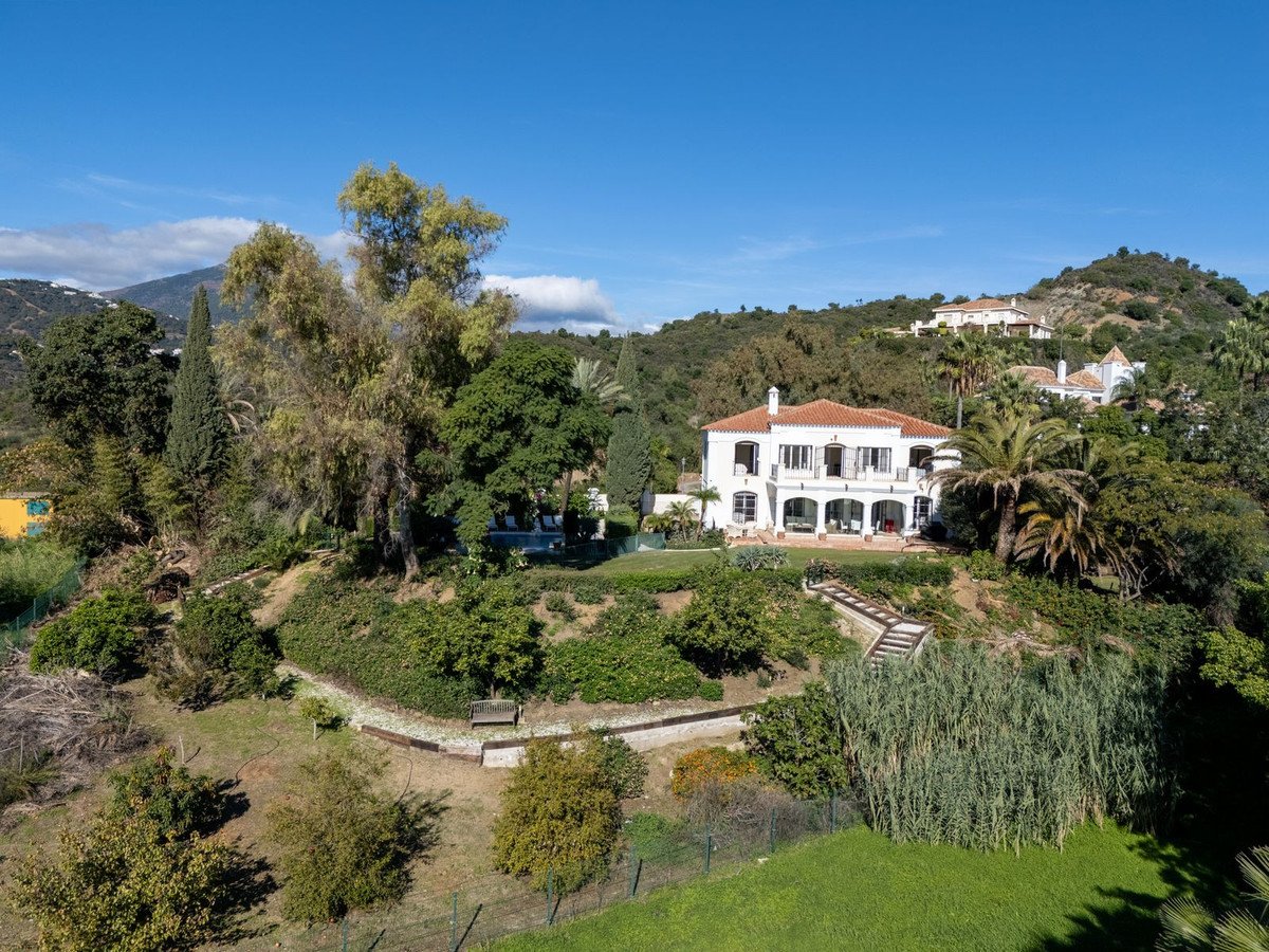 5 Bed Detached Villa in Nueva Andalucía