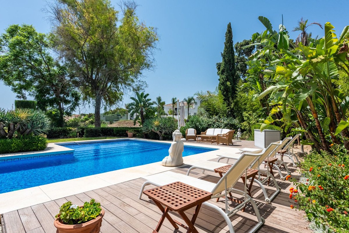 5 Bed Detached Villa in Nueva Andalucía