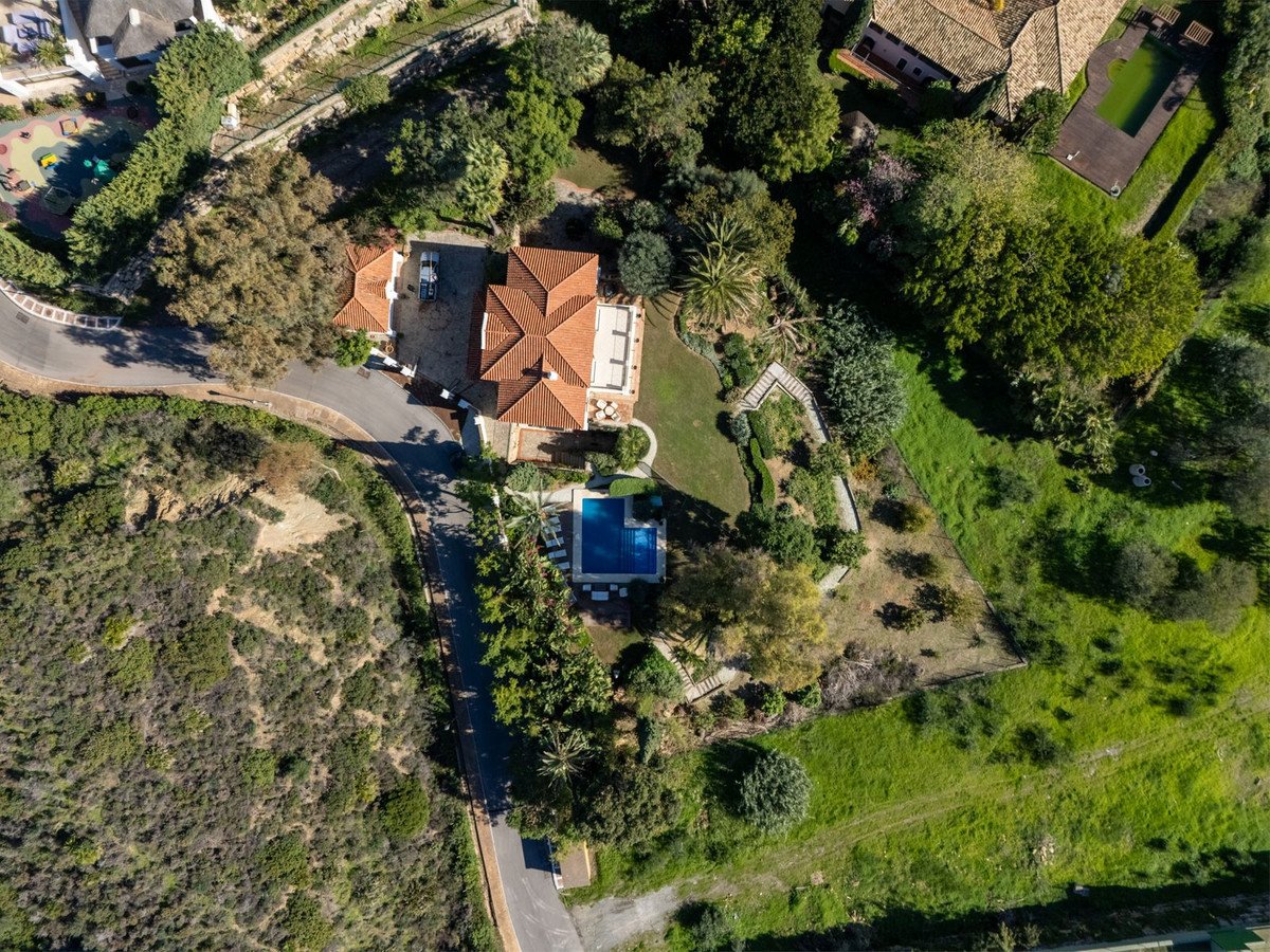 5 Bed Detached Villa in Nueva Andalucía