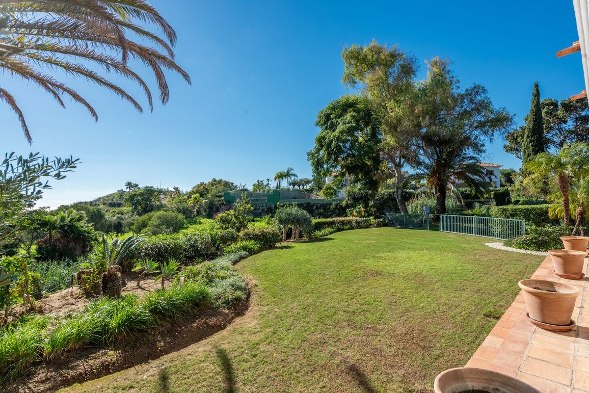 5 Bed Detached Villa in Nueva Andalucía