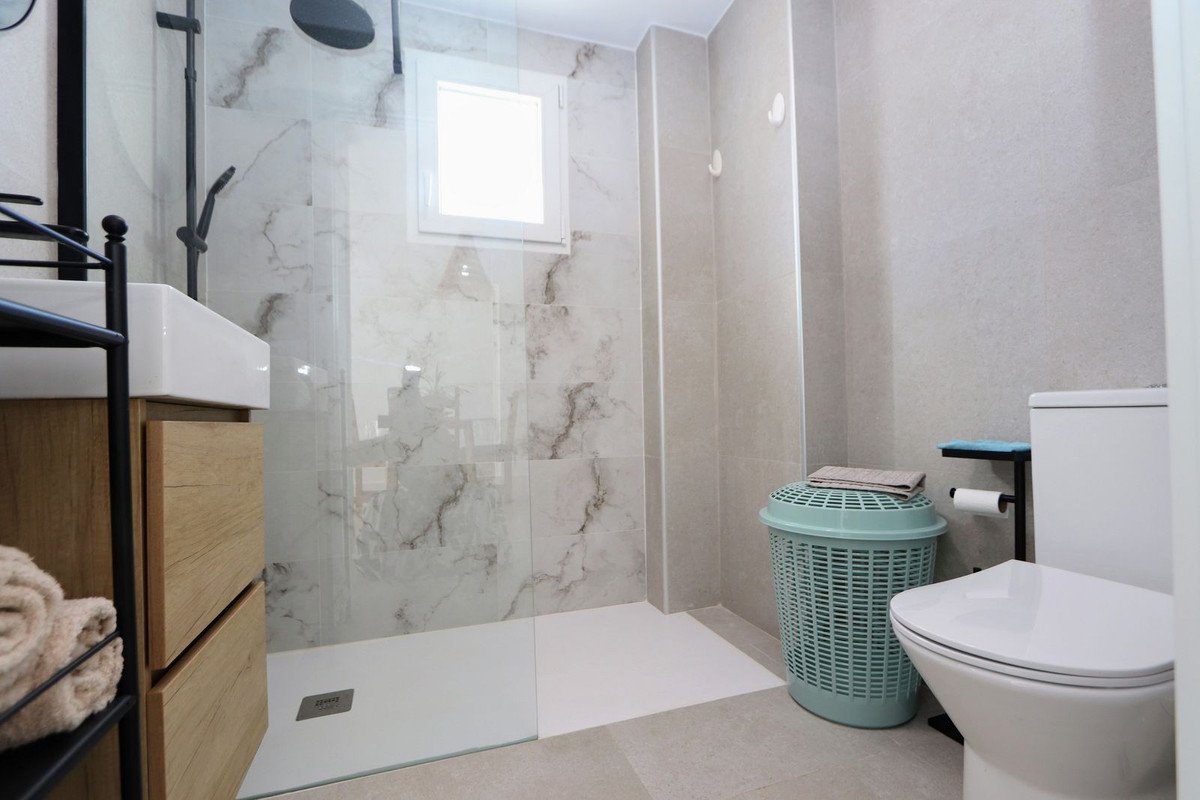 2 Bed Middle Floor Apartment in Mil Palmeras