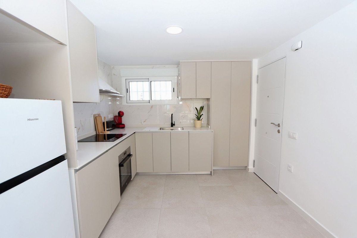 2 Bed Middle Floor Apartment in Mil Palmeras