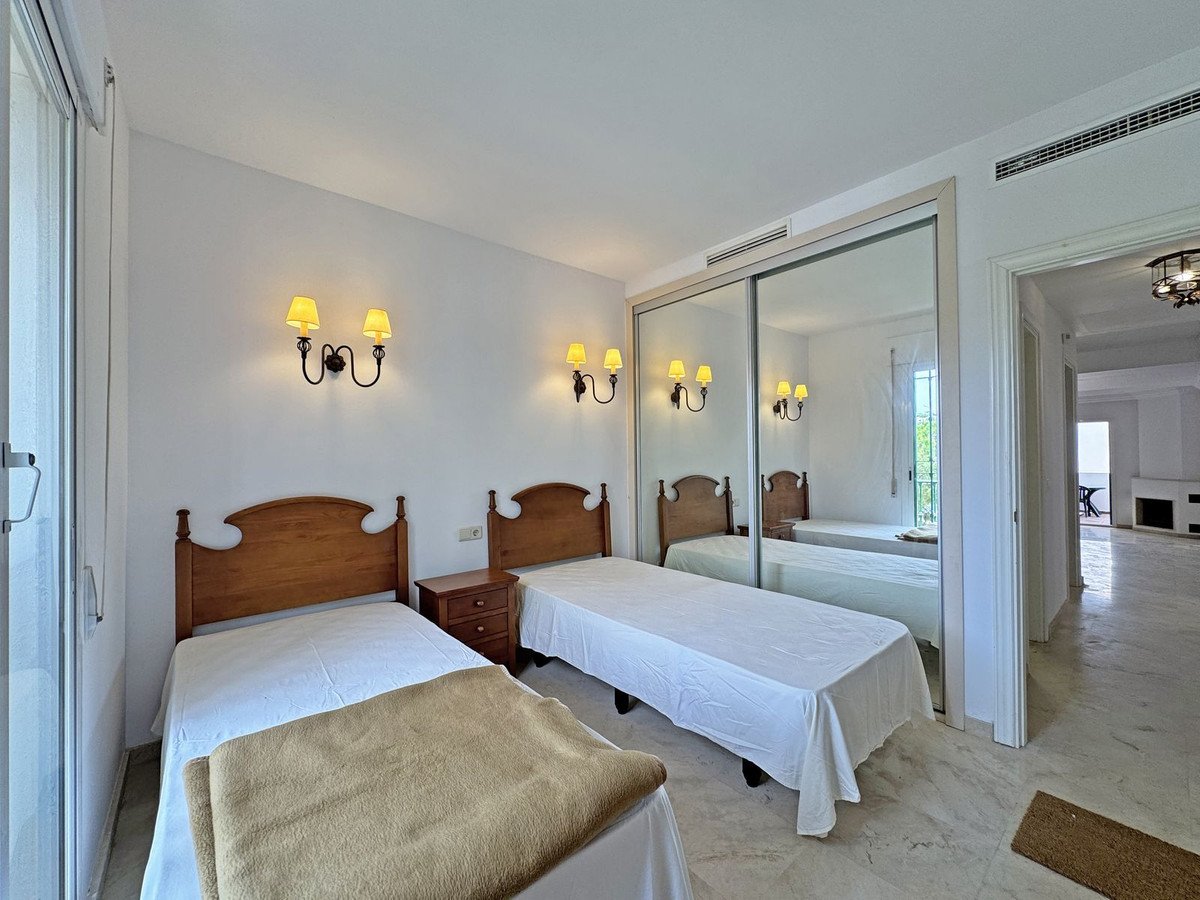 2 Bed Middle Floor Apartment in Carib Playa