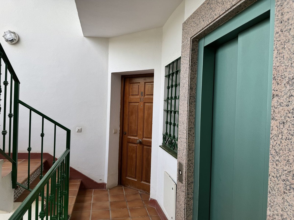 2 Bed Middle Floor Apartment in Carib Playa
