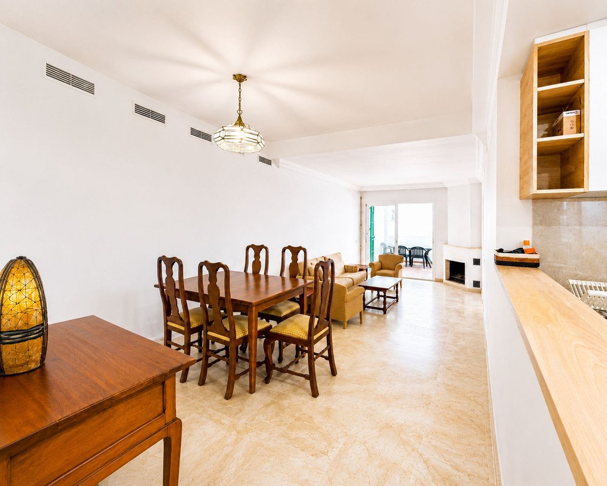 2 Bed Middle Floor Apartment in Carib Playa