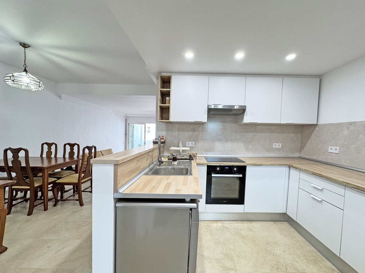 2 Bed Middle Floor Apartment in Carib Playa