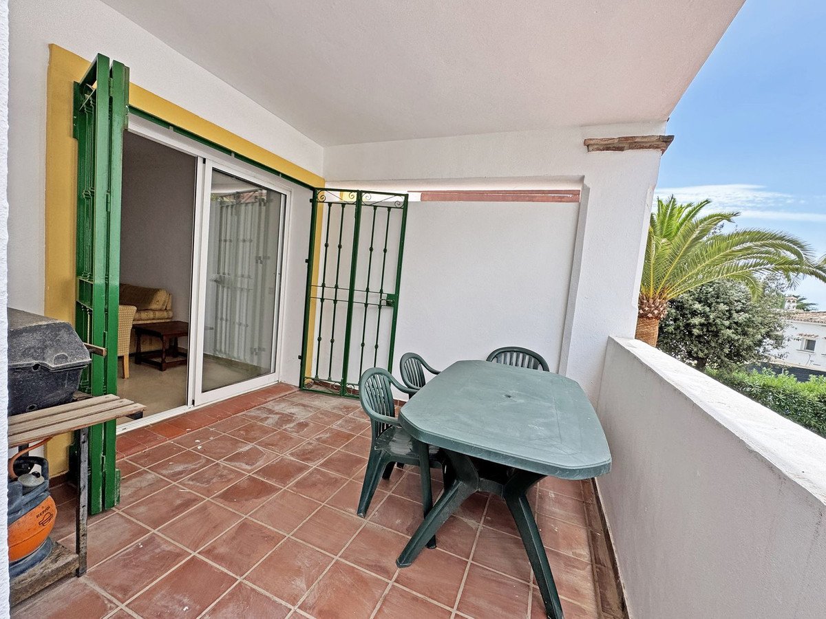 2 Bed Middle Floor Apartment in Carib Playa