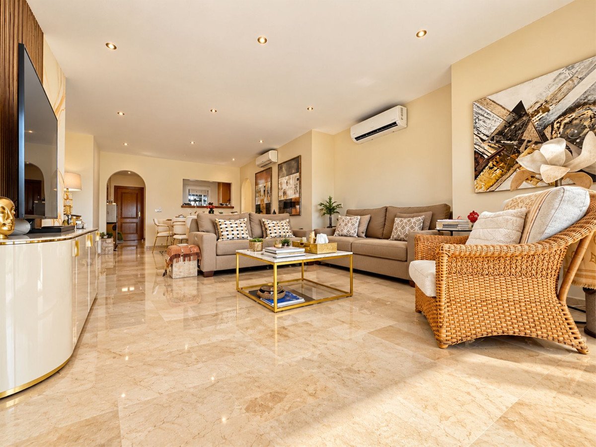 2 Bed Middle Floor Apartment in La Cala Hills