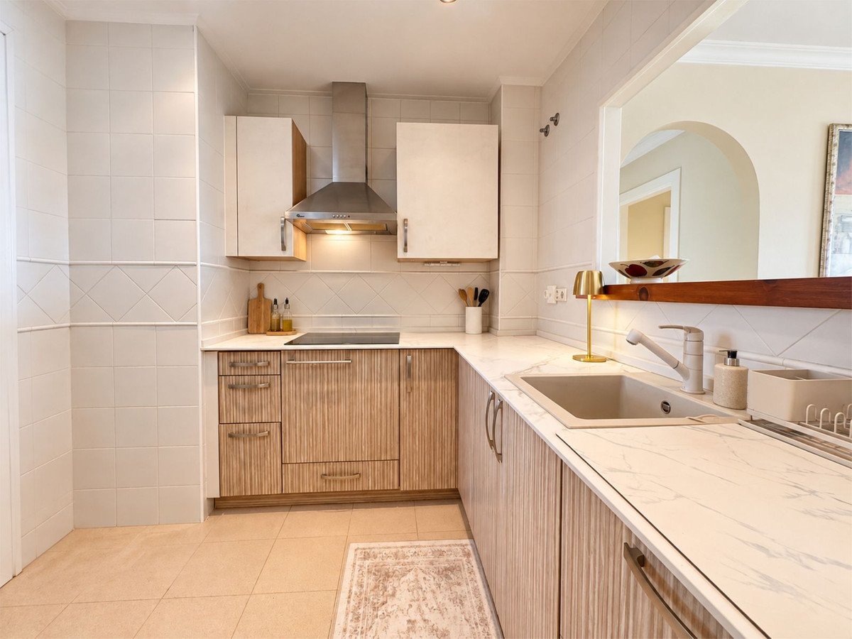 2 Bed Middle Floor Apartment in La Cala Hills