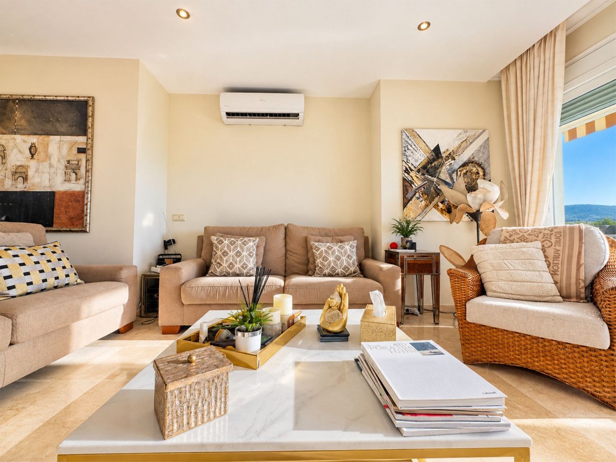 2 Bed Middle Floor Apartment in La Cala Hills
