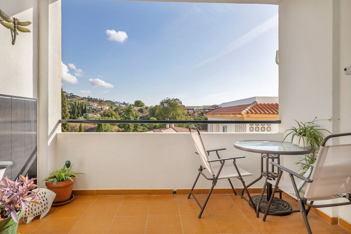 3 Bed Middle Floor Apartment in Benalmadena